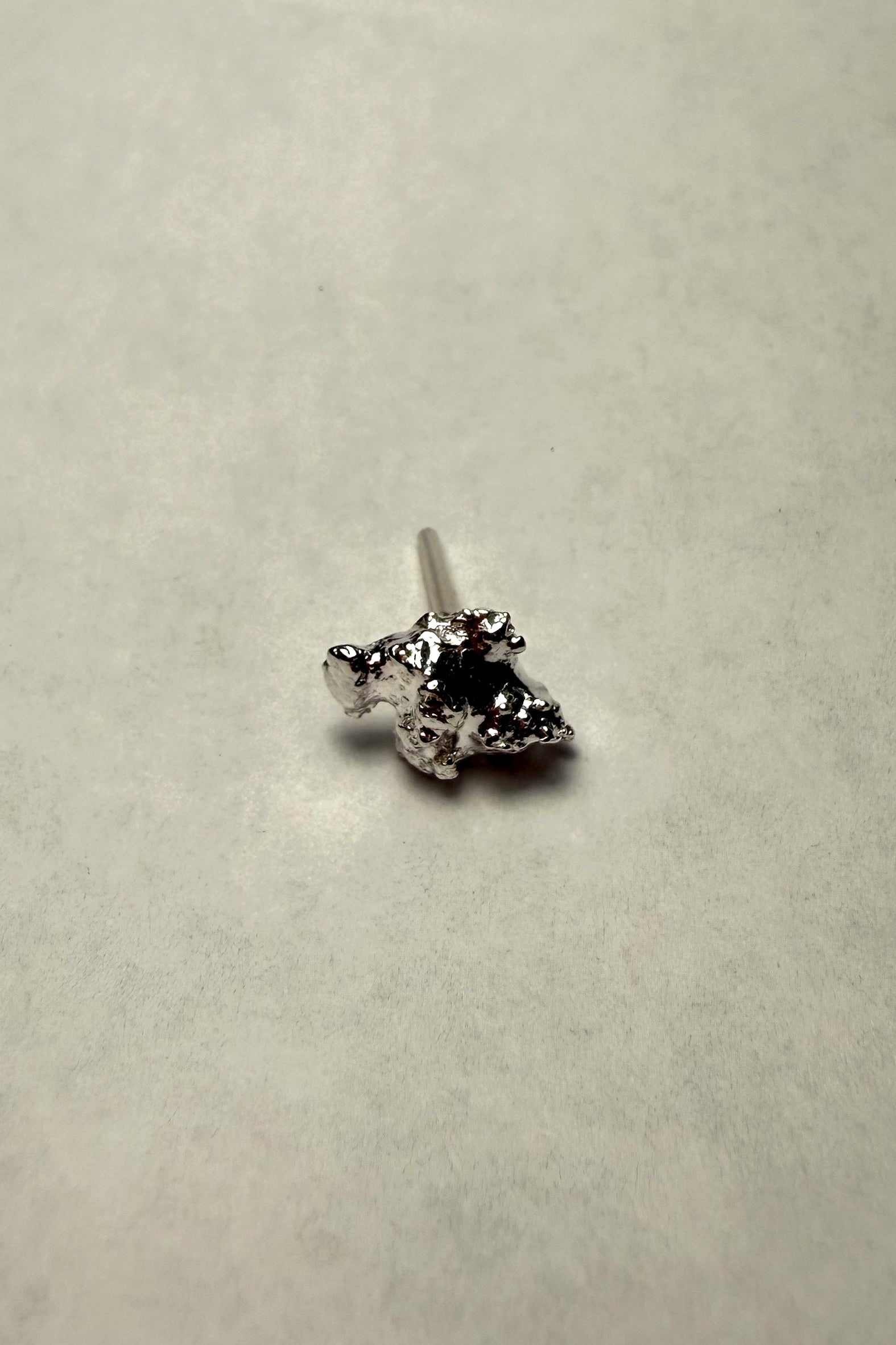 Boucles d'oreilles Blob en argent sterling 925 - Puce d'oreille organique unique.