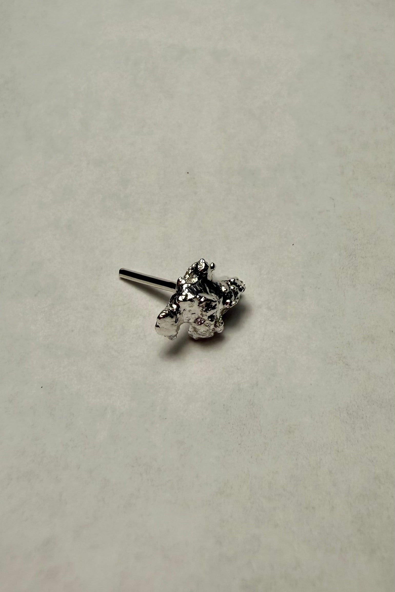 Boucles d'oreilles Blob en argent sterling 925 - Puce d'oreille organique unique.